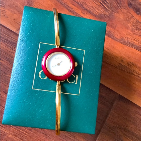 Authentic GUCCI bangle watch with bezels 💙🖤🤍💚🧡 - Picture 4 of 15